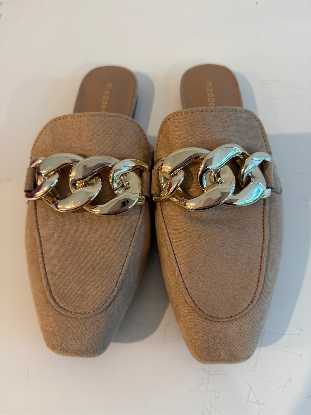 Madden Girl Taupe Suede-Look Slip-On Mules with Gold Chain sz 8 Squireee
